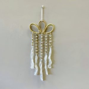 hanger lotus rotan