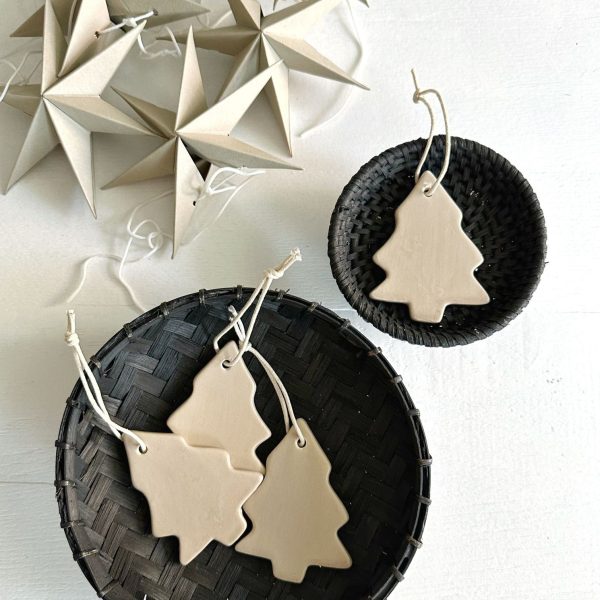 clay tree sfeer warm gray