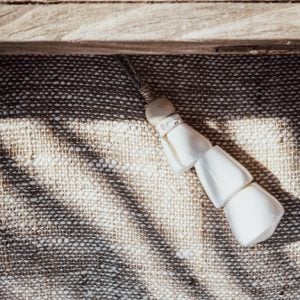 schelpen hanger trompet vorm