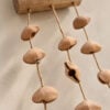 hanger nootje kenari hout